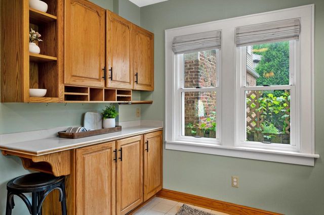 1512 E Olive STREET, Shorewood, WI 53211