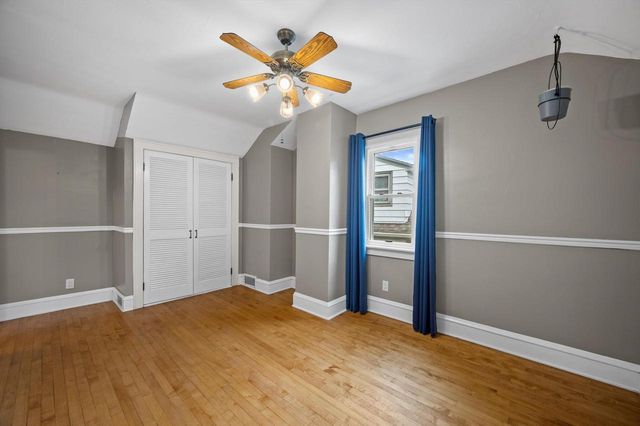 1512 E Olive STREET, Shorewood, WI 53211