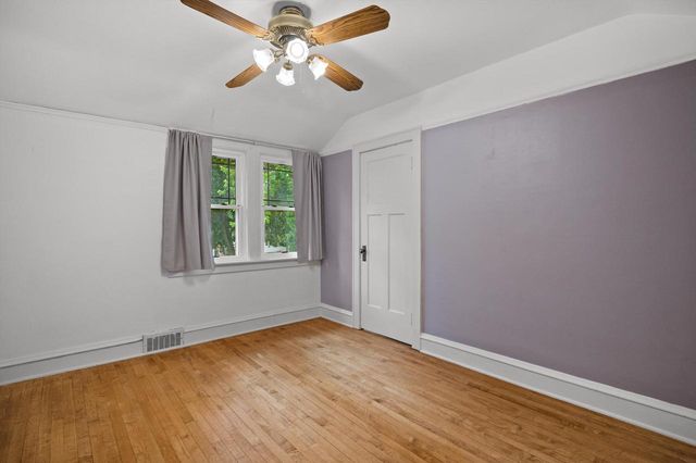 1512 E Olive STREET, Shorewood, WI 53211