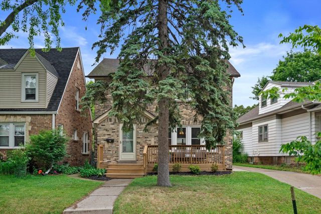 1512 E Olive STREET, Shorewood, WI 53211