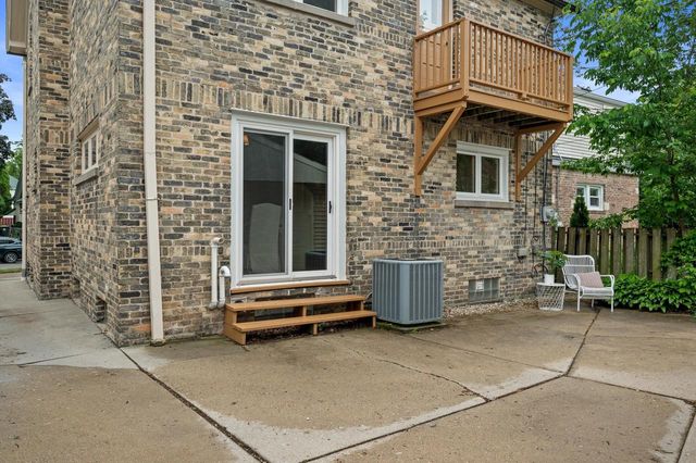 1512 E Olive STREET, Shorewood, WI 53211