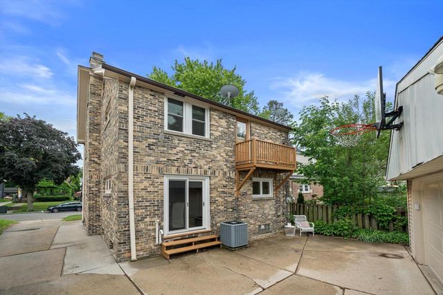 1512 E Olive STREET, Shorewood, WI 53211