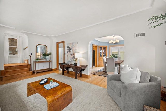 1512 E Olive STREET, Shorewood, WI 53211