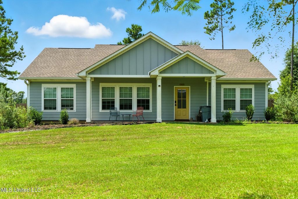 113 Albert Davis Road, Lucedale, MS 39452