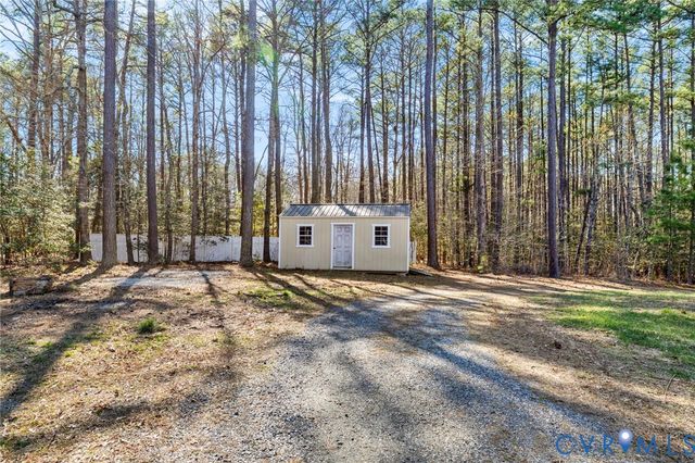 21801 Skinquarter Rd, Moseley, VA 23120