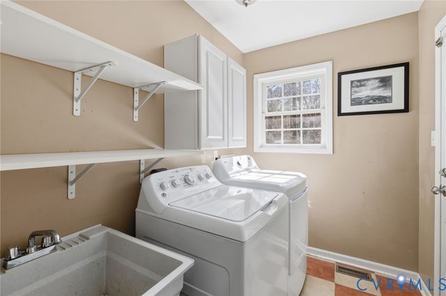 21801 Skinquarter Rd, Moseley, VA 23120