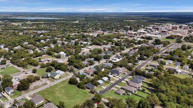3515 Lee Street, Greenville, TX 75401