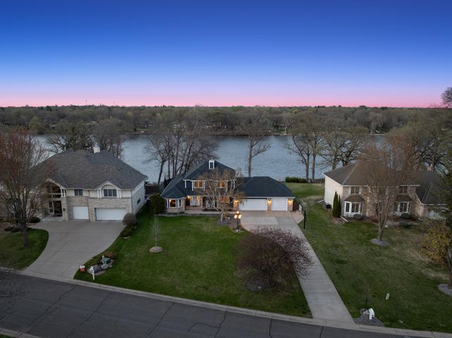 701 W River Parkway, Champlin, MN 55316