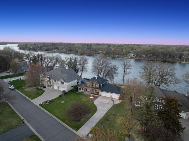 701 W River Parkway, Champlin, MN 55316