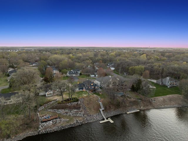 701 W River Parkway, Champlin, MN 55316