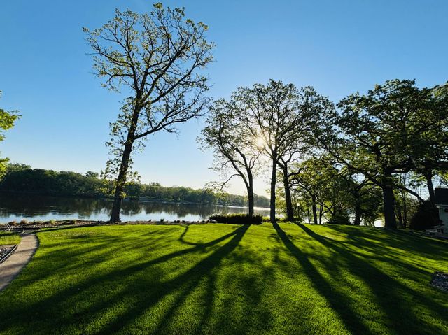 701 W River Parkway, Champlin, MN 55316