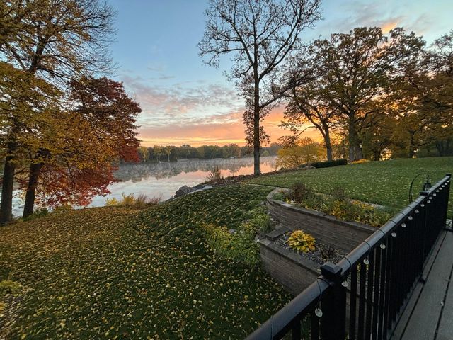701 W River Parkway, Champlin, MN 55316