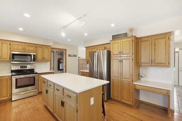 701 W River Parkway, Champlin, MN 55316