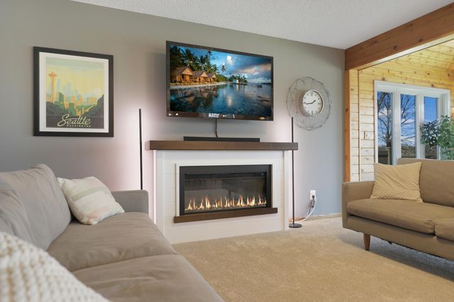 701 W River Parkway, Champlin, MN 55316
