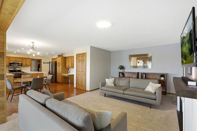 701 W River Parkway, Champlin, MN 55316