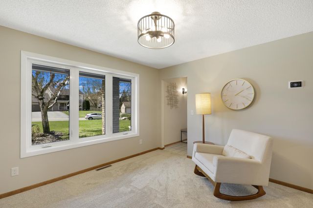 701 W River Parkway, Champlin, MN 55316