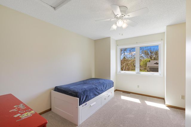 701 W River Parkway, Champlin, MN 55316