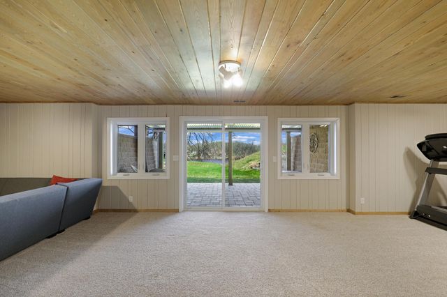 701 W River Parkway, Champlin, MN 55316