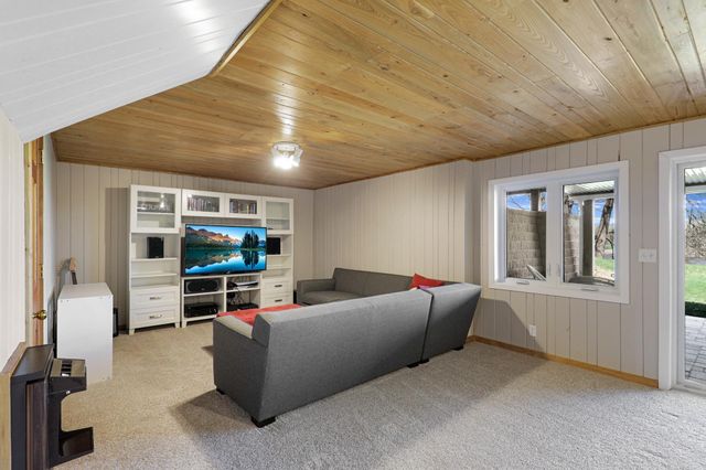 701 W River Parkway, Champlin, MN 55316