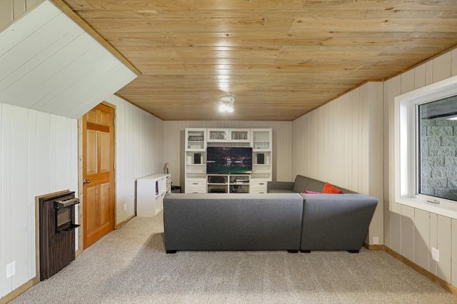701 W River Parkway, Champlin, MN 55316