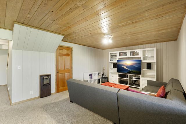 701 W River Parkway, Champlin, MN 55316