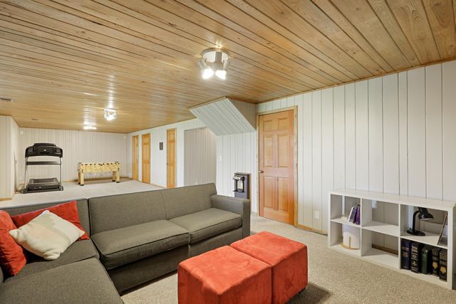 701 W River Parkway, Champlin, MN 55316