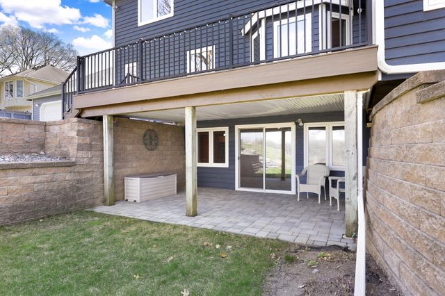 701 W River Parkway, Champlin, MN 55316