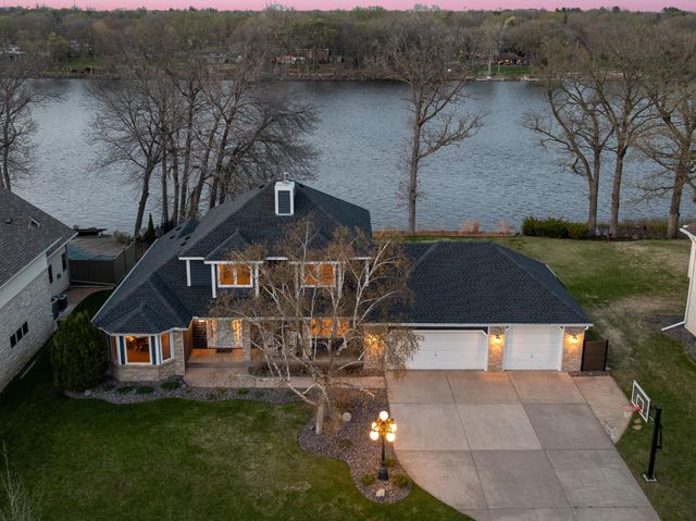 701 W River Parkway, Champlin, MN 55316