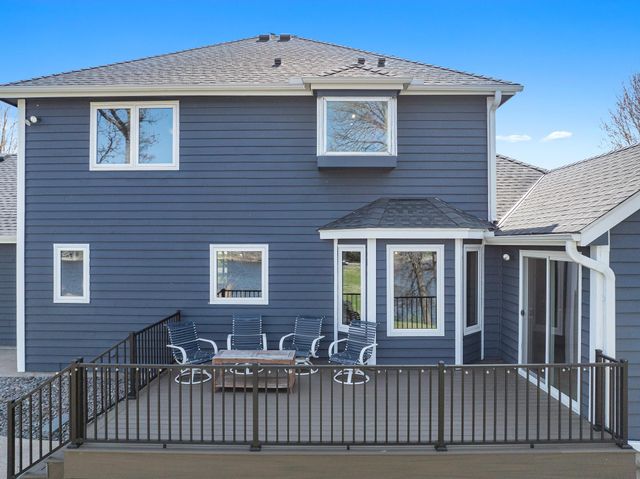 701 W River Parkway, Champlin, MN 55316