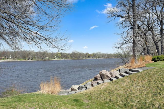 701 W River Parkway, Champlin, MN 55316