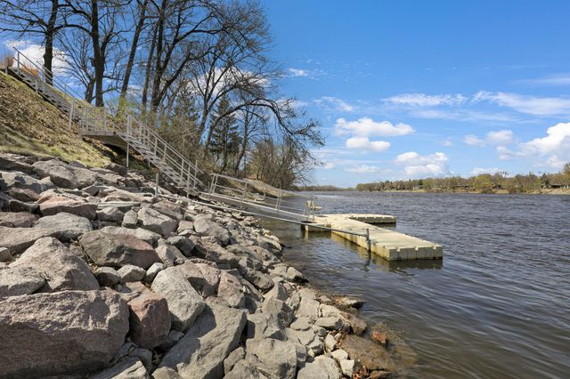 701 W River Parkway, Champlin, MN 55316
