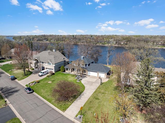 701 W River Parkway, Champlin, MN 55316