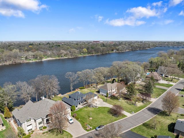 701 W River Parkway, Champlin, MN 55316
