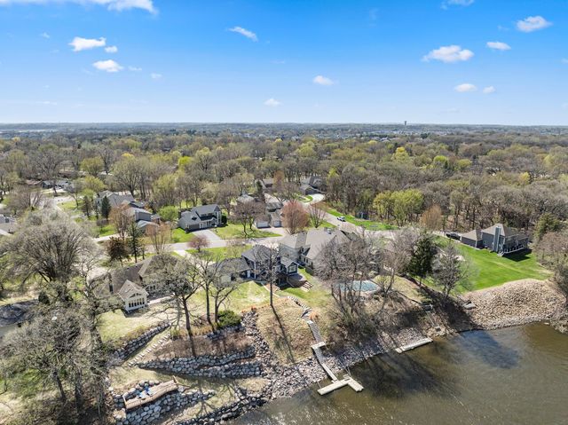701 W River Parkway, Champlin, MN 55316