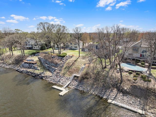 701 W River Parkway, Champlin, MN 55316