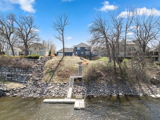 701 W River Parkway, Champlin, MN 55316