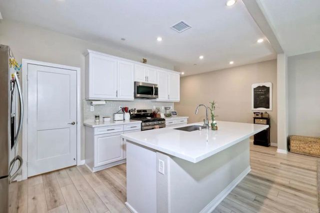 1715 Crabapple Way, Oceanside, CA 92056
