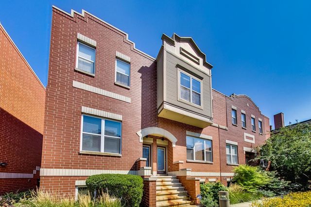 3645 W Cornelia Avenue A, Chicago, IL 60618