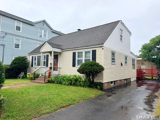 17 Kenyon Place, East Hartford, CT 06108