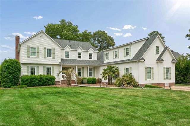 30 Rivergate DR, Poquoson, VA 23662