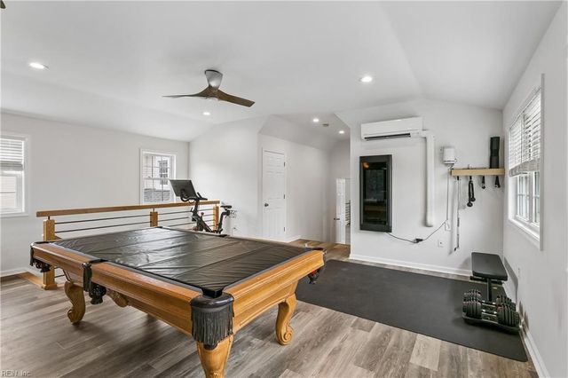 30 Rivergate DR, Poquoson, VA 23662