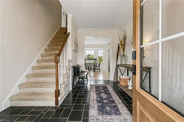 30 Rivergate DR, Poquoson, VA 23662