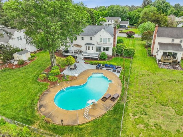 30 Rivergate DR, Poquoson, VA 23662