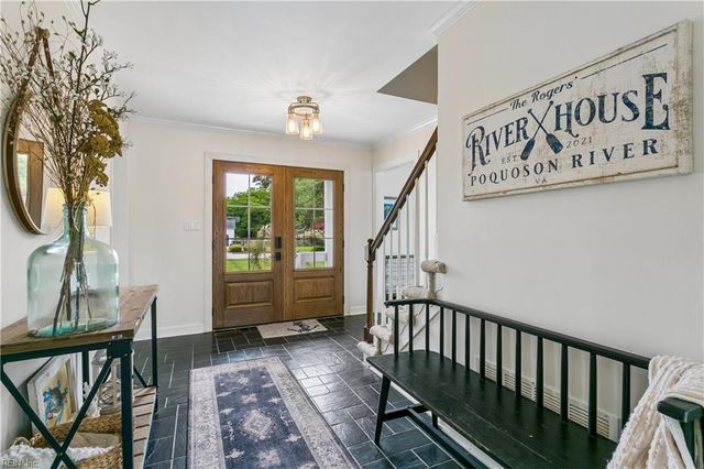 30 Rivergate DR, Poquoson, VA 23662