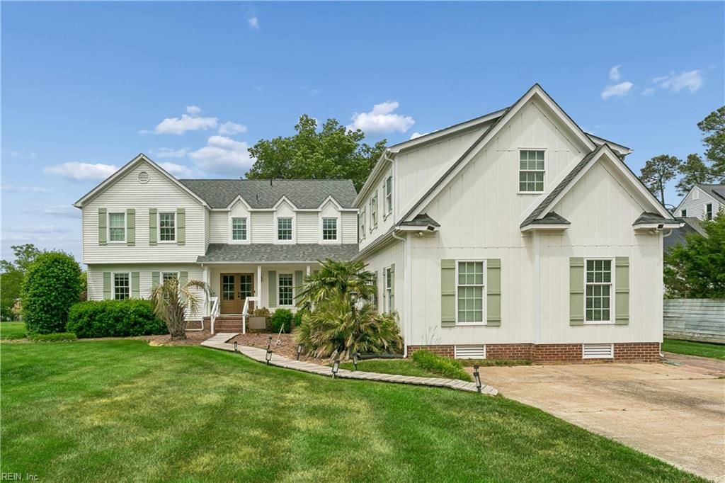30 Rivergate DR, Poquoson, VA 23662