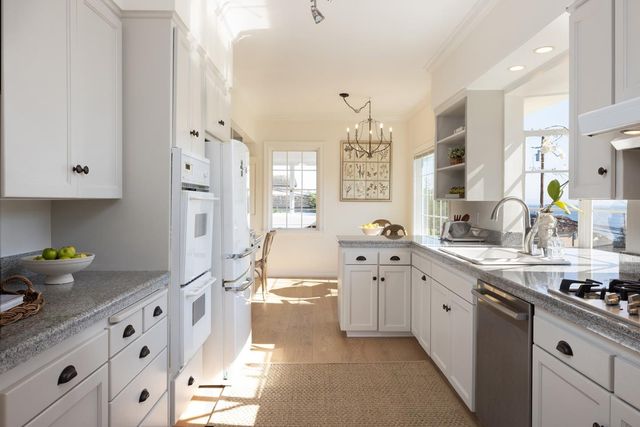 888 Del Monte Boulevard, Pacific Grove, CA 93950