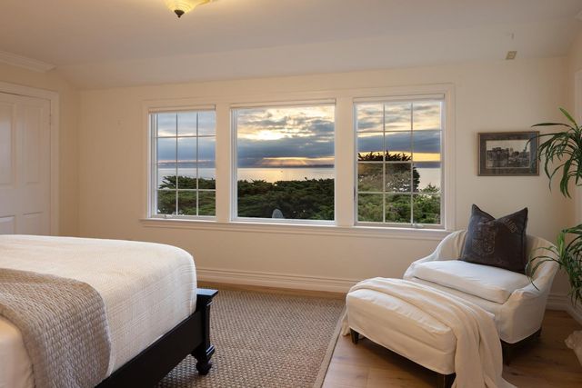 888 Del Monte Boulevard, Pacific Grove, CA 93950