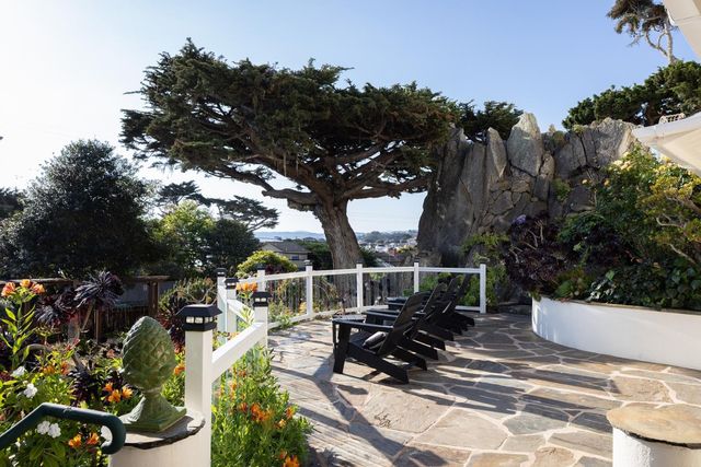 888 Del Monte Boulevard, Pacific Grove, CA 93950