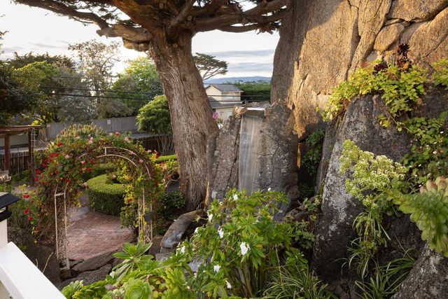 888 Del Monte Boulevard, Pacific Grove, CA 93950