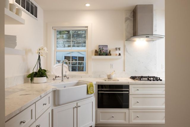 888 Del Monte Boulevard, Pacific Grove, CA 93950